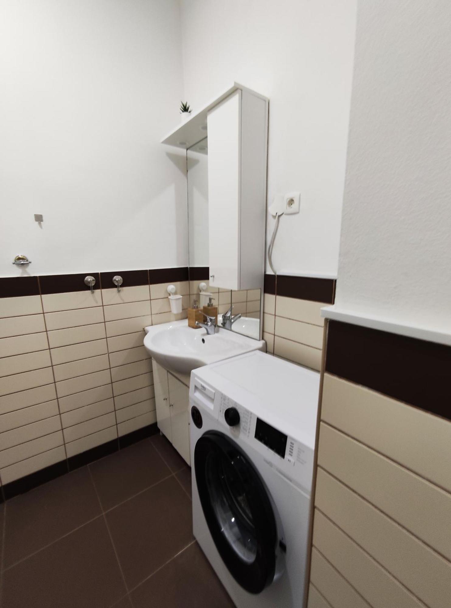 Studio Apartment Sisters 3-4 Ljubljana Bagian luar foto