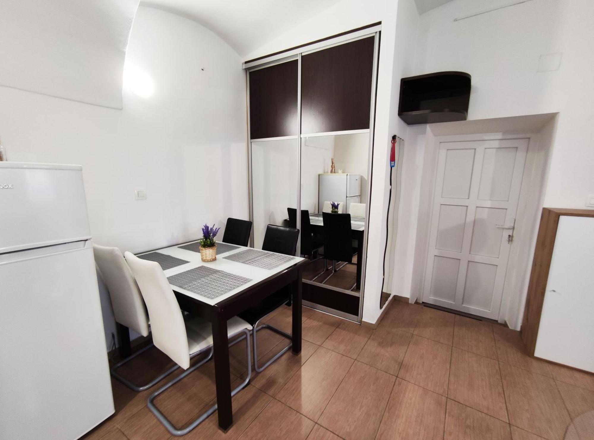 Studio Apartment Sisters 3-4 Ljubljana Bagian luar foto