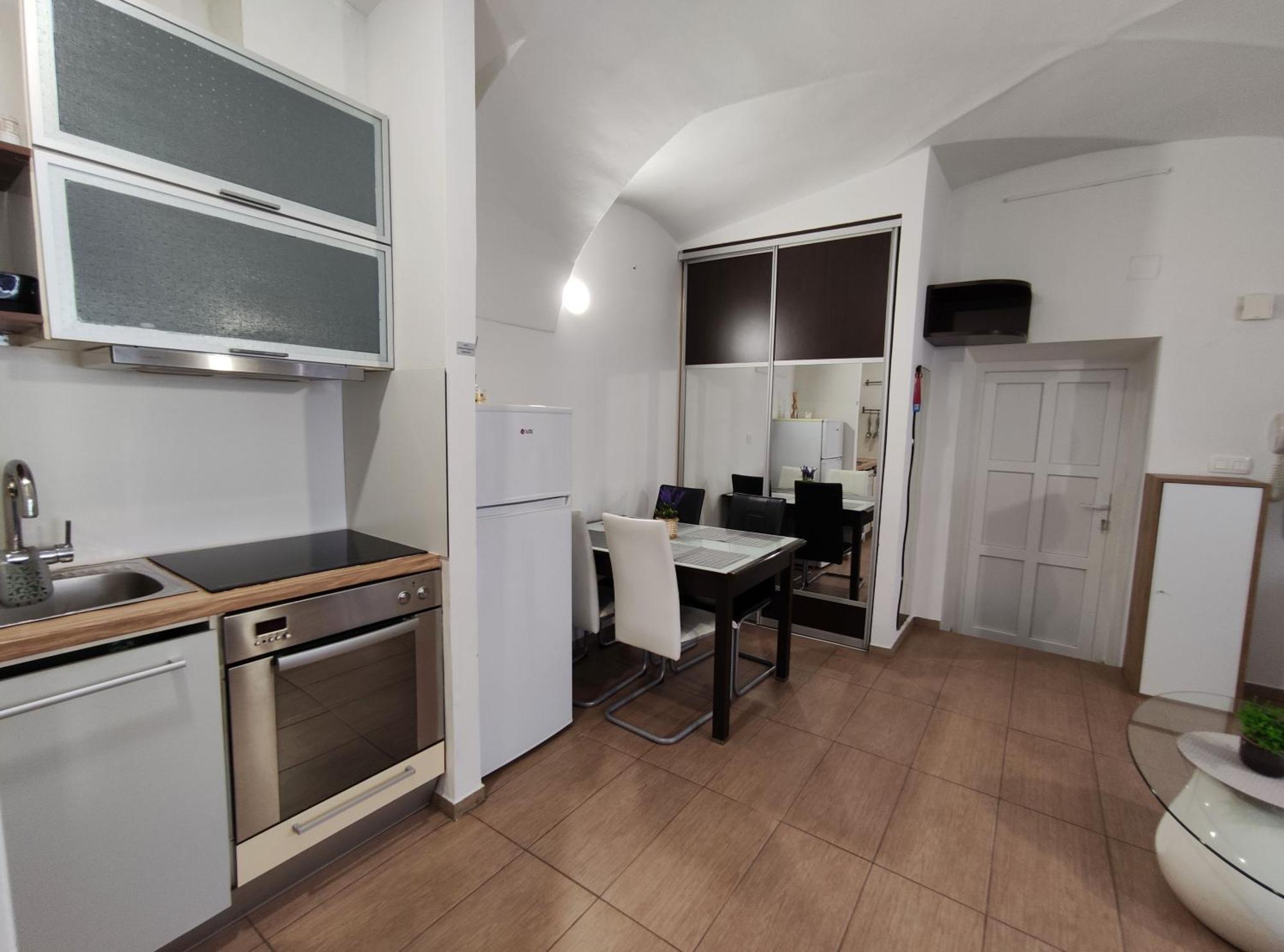 Studio Apartment Sisters 3-4 Ljubljana Bagian luar foto