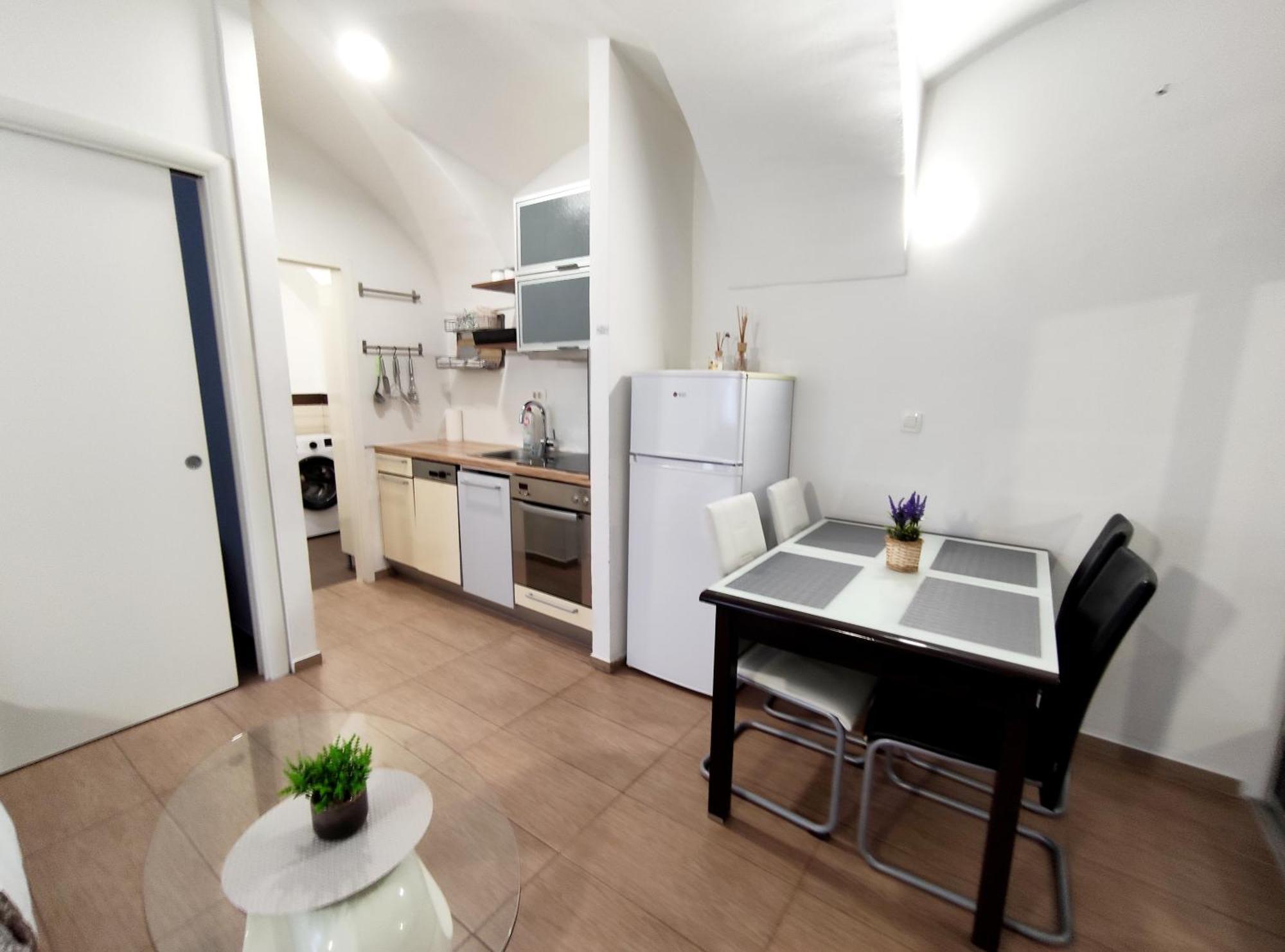 Studio Apartment Sisters 3-4 Ljubljana Bagian luar foto